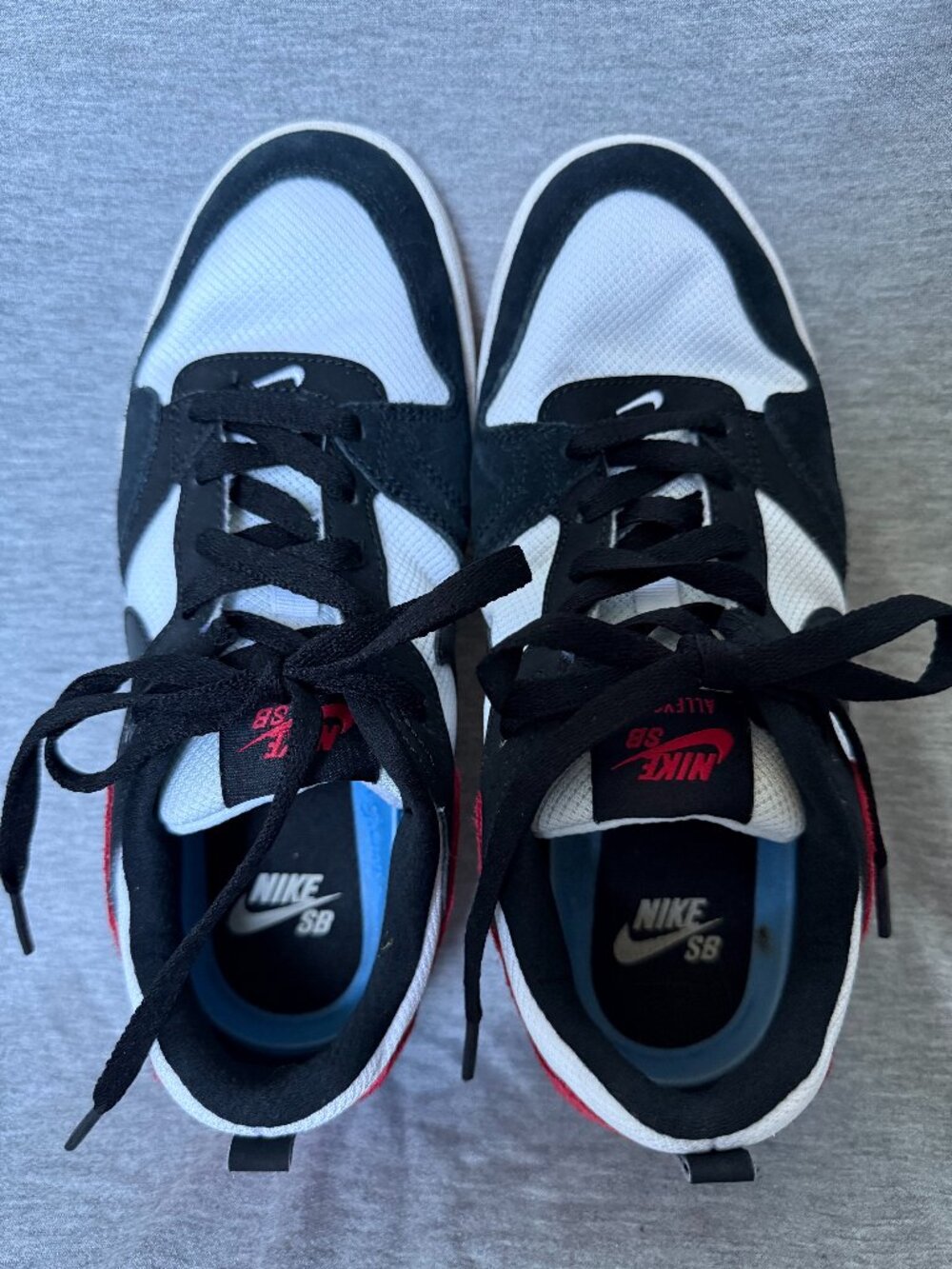 Nike SB Alleyoop  Youth Size 6.5Y - White Black Red
